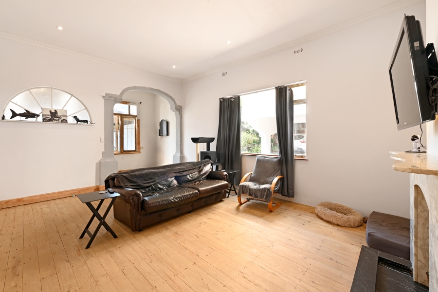 3 Bedroom Property for Sale in Sea Point Western Cape
